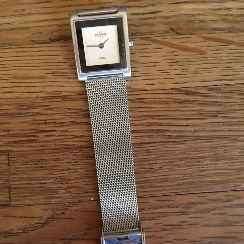 Watch - Picture 3 of 3